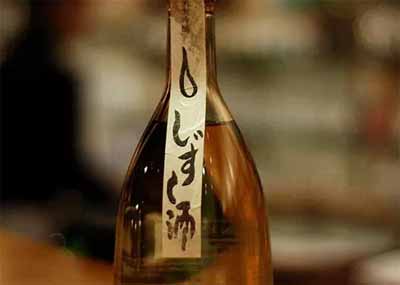 吃海鲜喝什么酒，配白葡萄酒最佳不宜啤酒2.jpg